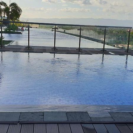 Mactan Newtown Condo With Garden And Ocean View 8Newtown Blvd Lapu-Lapu City Kültér fotó