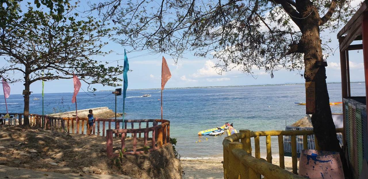 Mactan Newtown Condo With Garden And Ocean View 8Newtown Blvd Lapu-Lapu City Kültér fotó