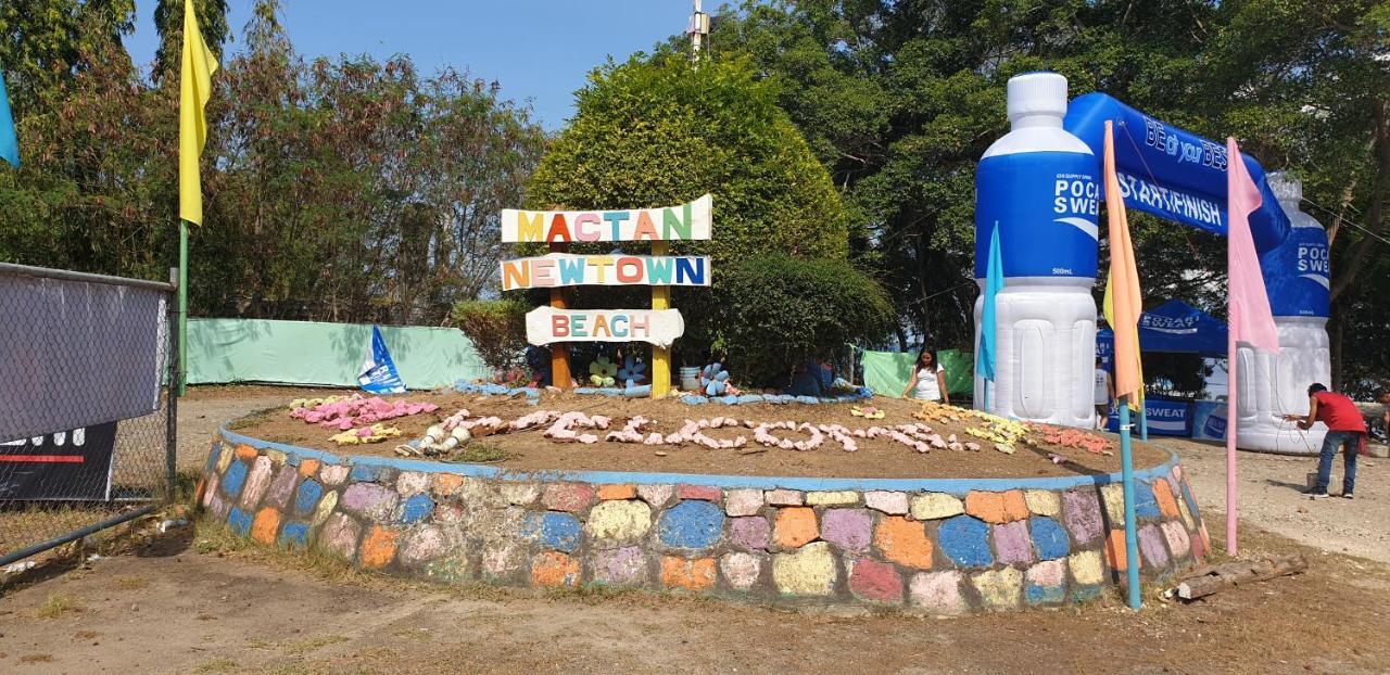 Mactan Newtown Condo With Garden And Ocean View 8Newtown Blvd Lapu-Lapu City Kültér fotó