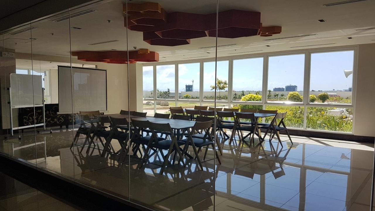 Mactan Newtown Condo With Garden And Ocean View 8Newtown Blvd Lapu-Lapu City Kültér fotó